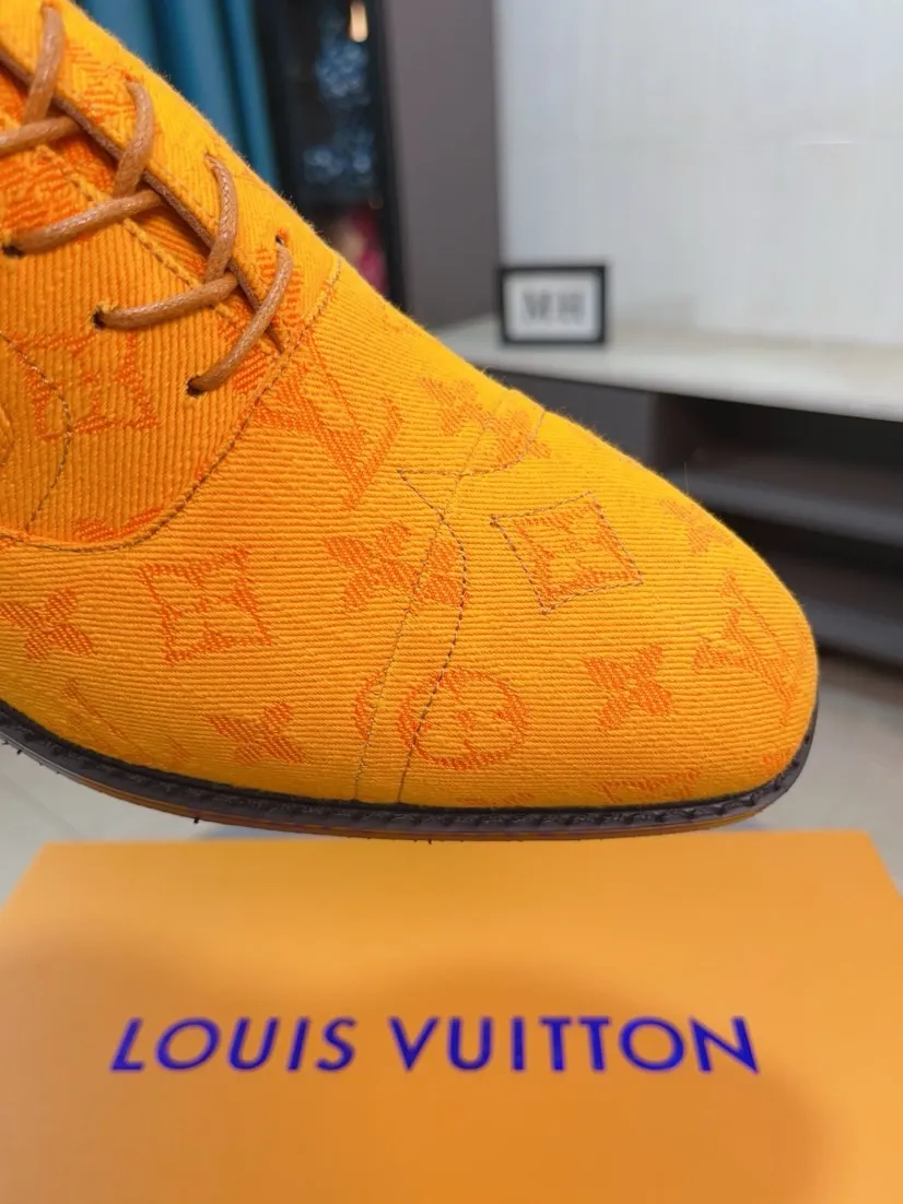 Ex-factory price 720🌹🌹High version [LV] Louis Vuitton's popular casual leather shoes🎖Fashionable and elegant🎖🎖Material: Original imported open-edge beaded cowhide, washed cowhide leather lining, original open-molded rubber outsole, high-end and classy, ​​elegant quality, instantly transforming into a handsome man ❤❤Standard\nNumber: 38-44